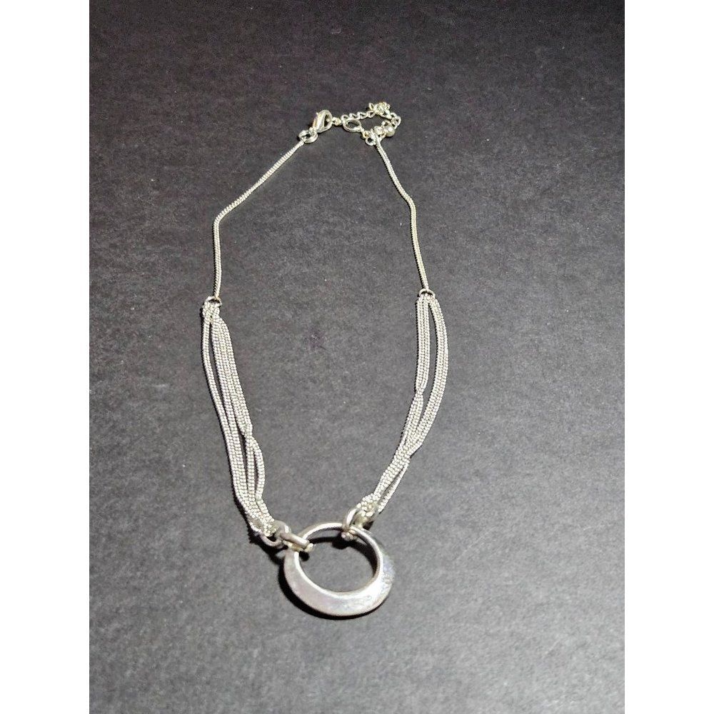 Silver tone chain circular pendant necklace 18-20"